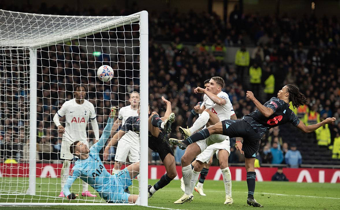 热刺逆转胜利狼队赢得宝贵三分的简单介绍