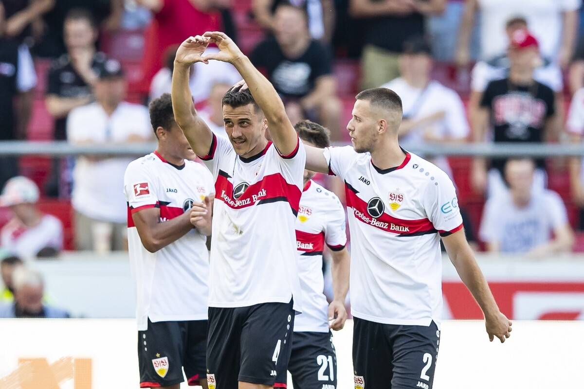 关于卡尔斯鲁厄在客场力克杜塞尔多夫,取得连胜的信息 关于卡尔斯鲁厄在客场力克杜塞尔多夫,取得连胜的信息