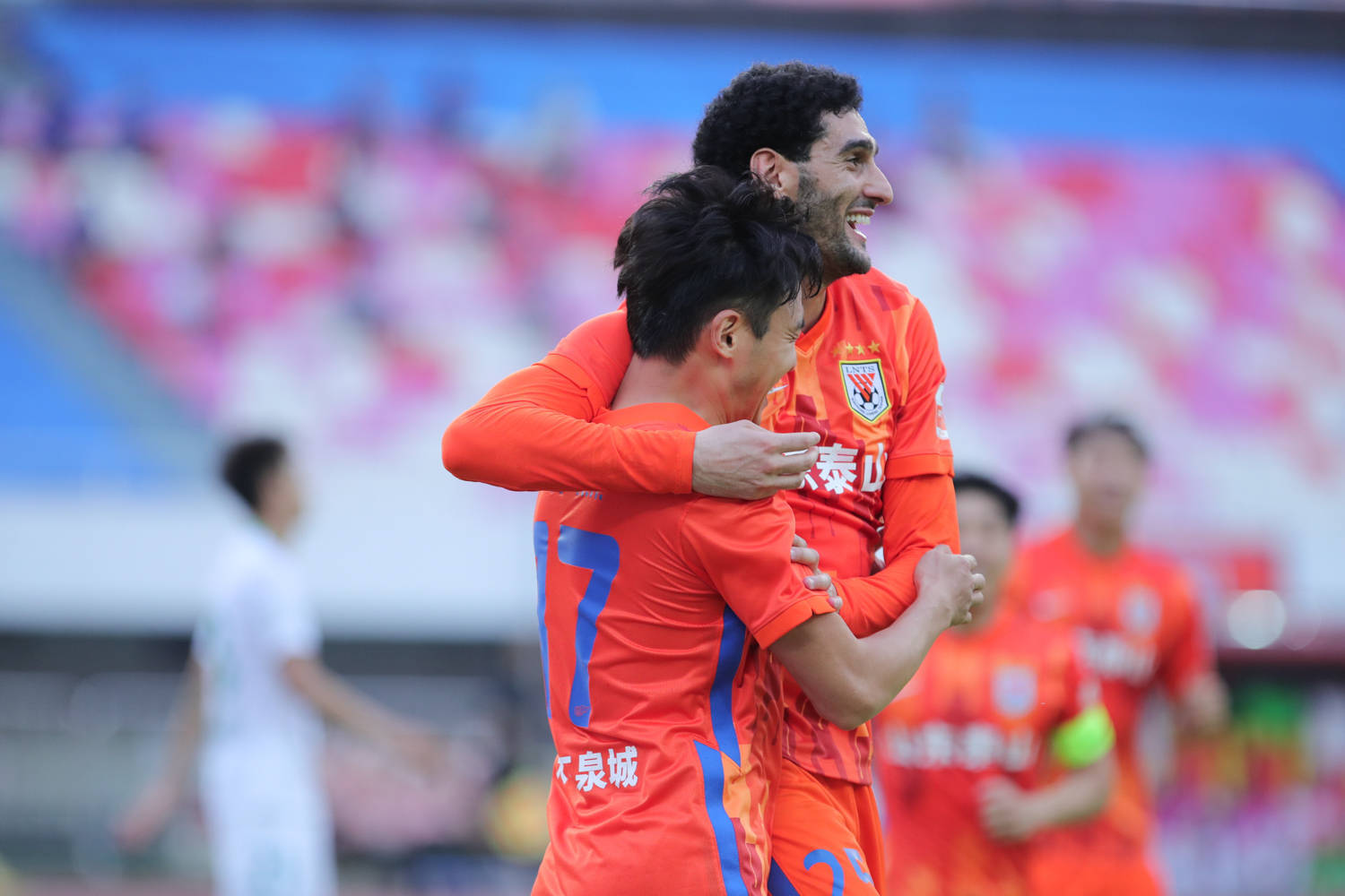 包含辽宁宏运大胜大连人，继续保持不败的词条