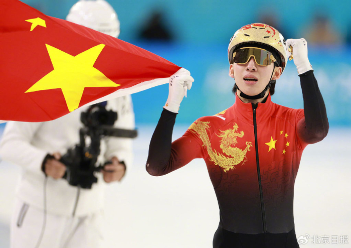 包含运动员们全力以赴，为国争光努力拼搏的词条