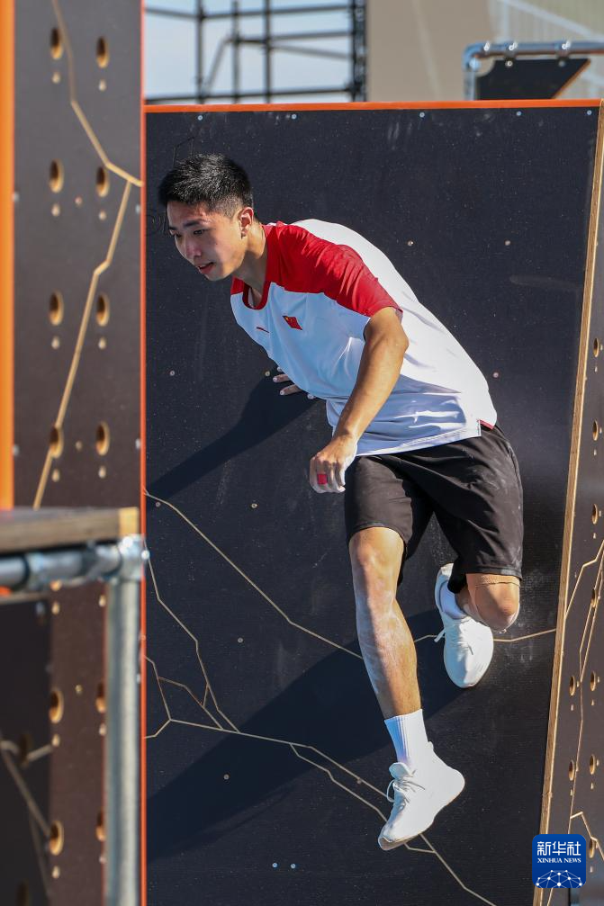 包含日本短跑选手飞快奔跑,刷新个人最佳成绩的词条 包含日本短跑选手飞快奔跑,刷新个人最佳成绩的词条