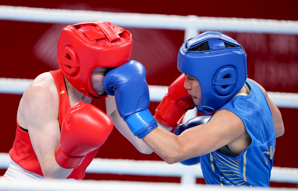 泰国拳击选手惊艳亮相赢得掌声