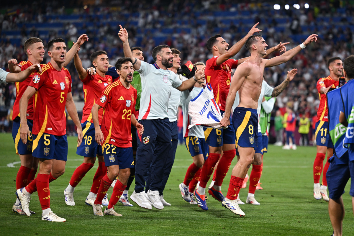 九游体育APP下载-包含西班牙轻松击败马耳他，雄心勃勃冲击晋级的词条