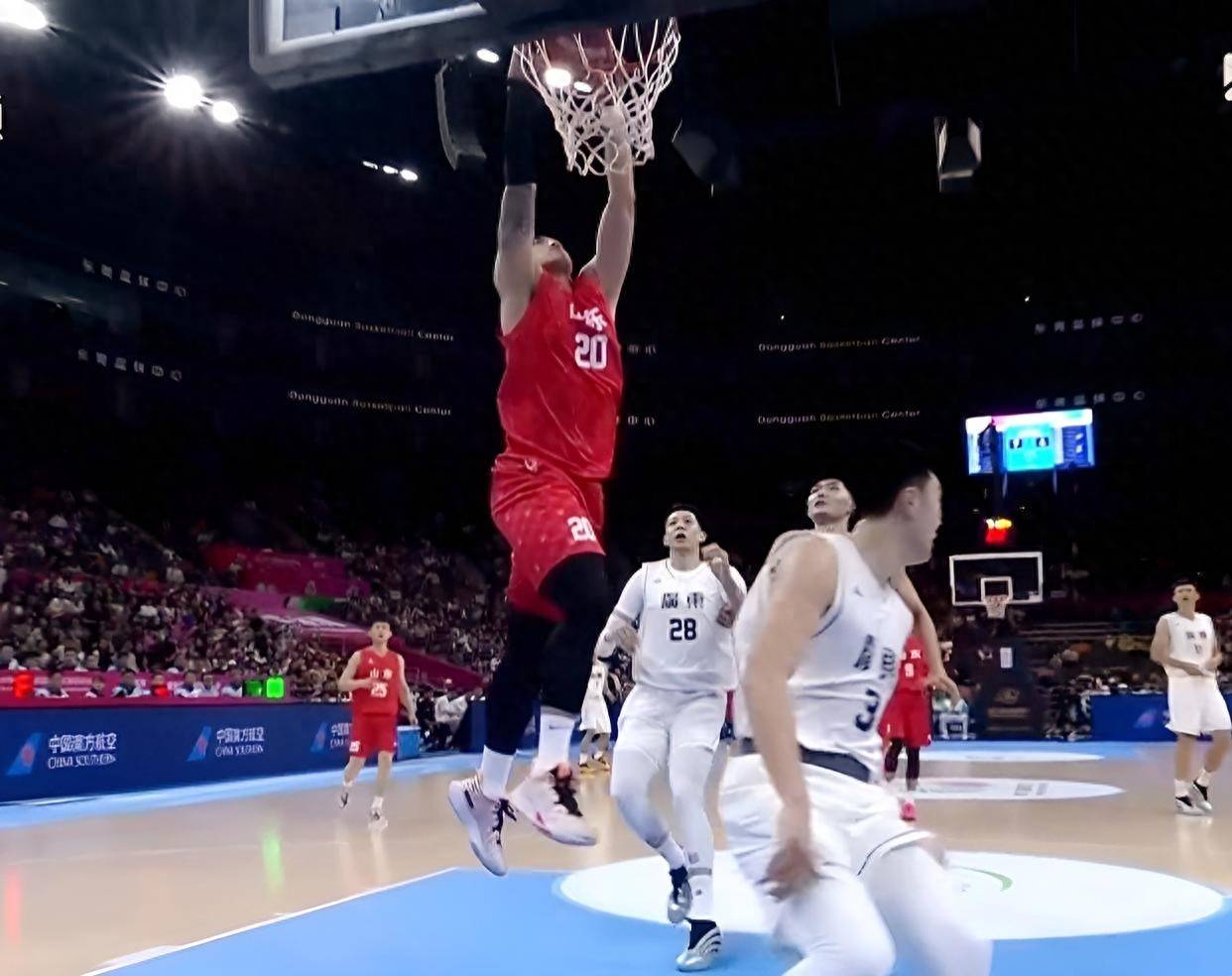 九游娱乐官方-包含青岛队鏖战吉林队，陶汉林点燃赛场的词条