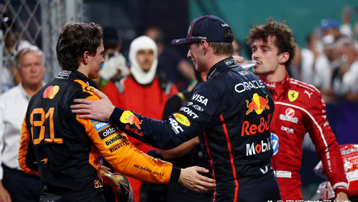 包含红牛二队绝杀雷诺车队，塞恩斯点燃赛场的词条