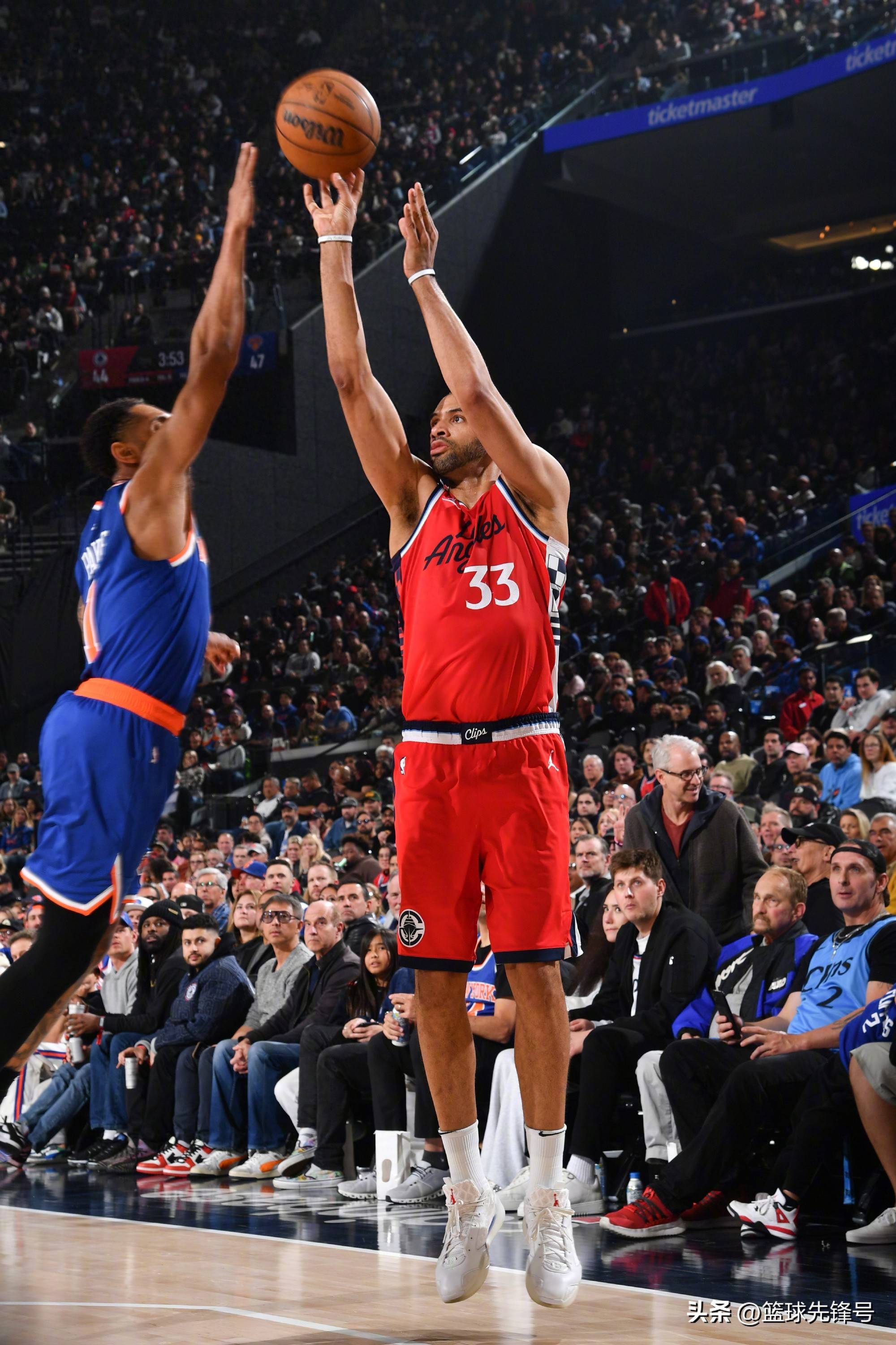 包含尼克斯绝杀雷霆，范弗利特点燃赛场的词条