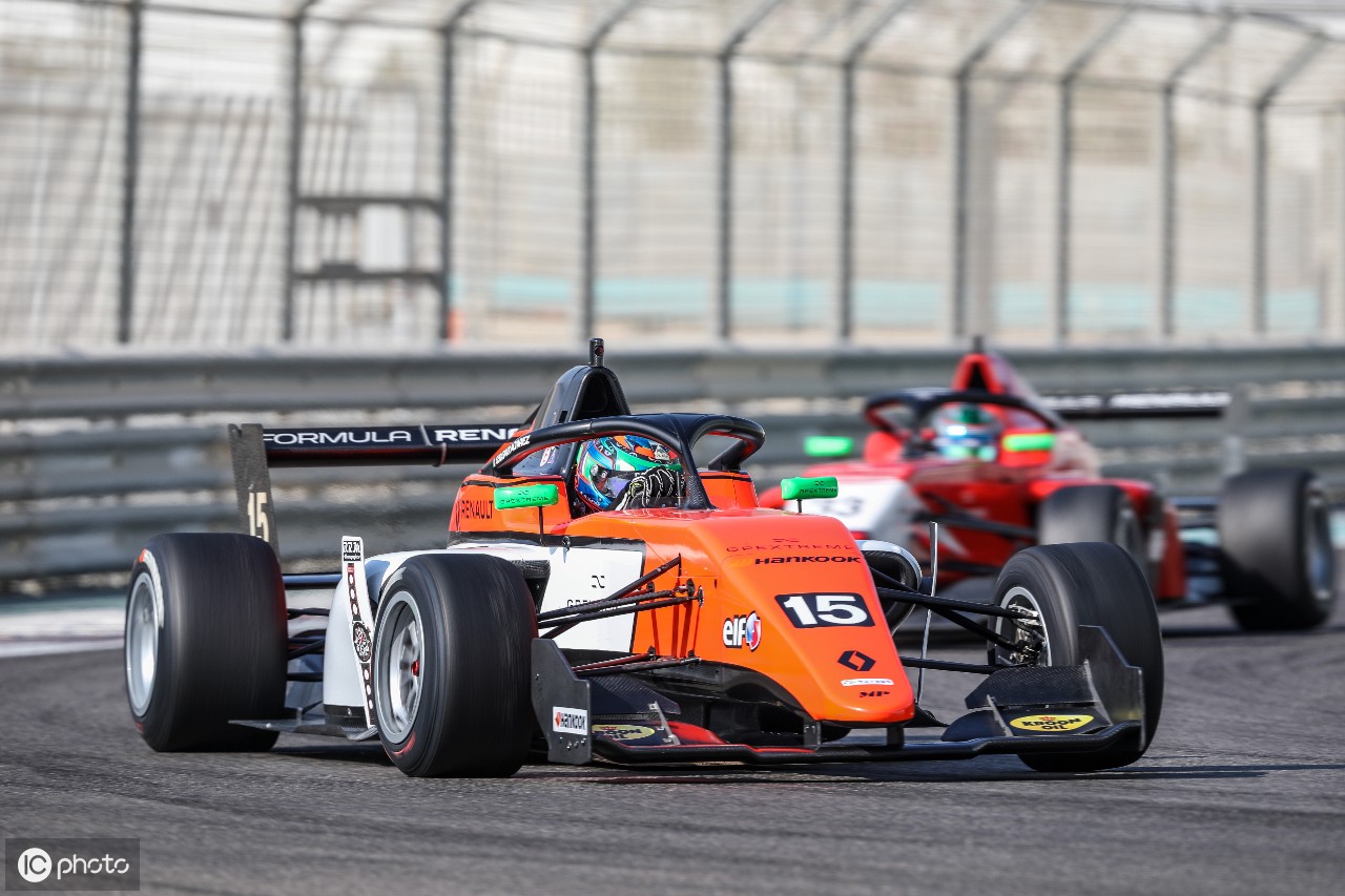 雷诺车队横扫哈斯车队，佩雷兹点燃赛场的简单介绍