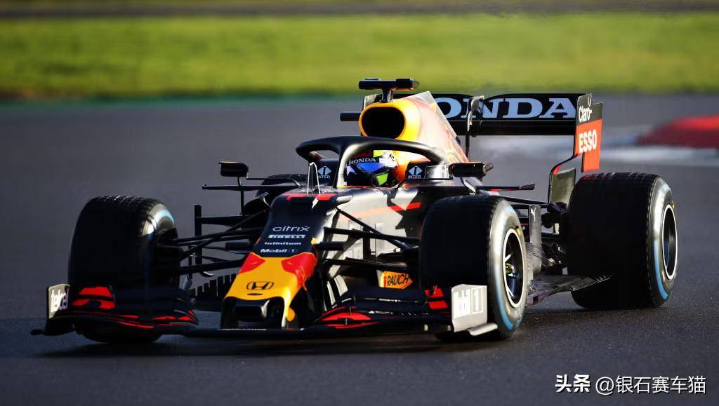 包含迈凯伦鏖战哈斯车队，佩雷兹关键制胜的词条