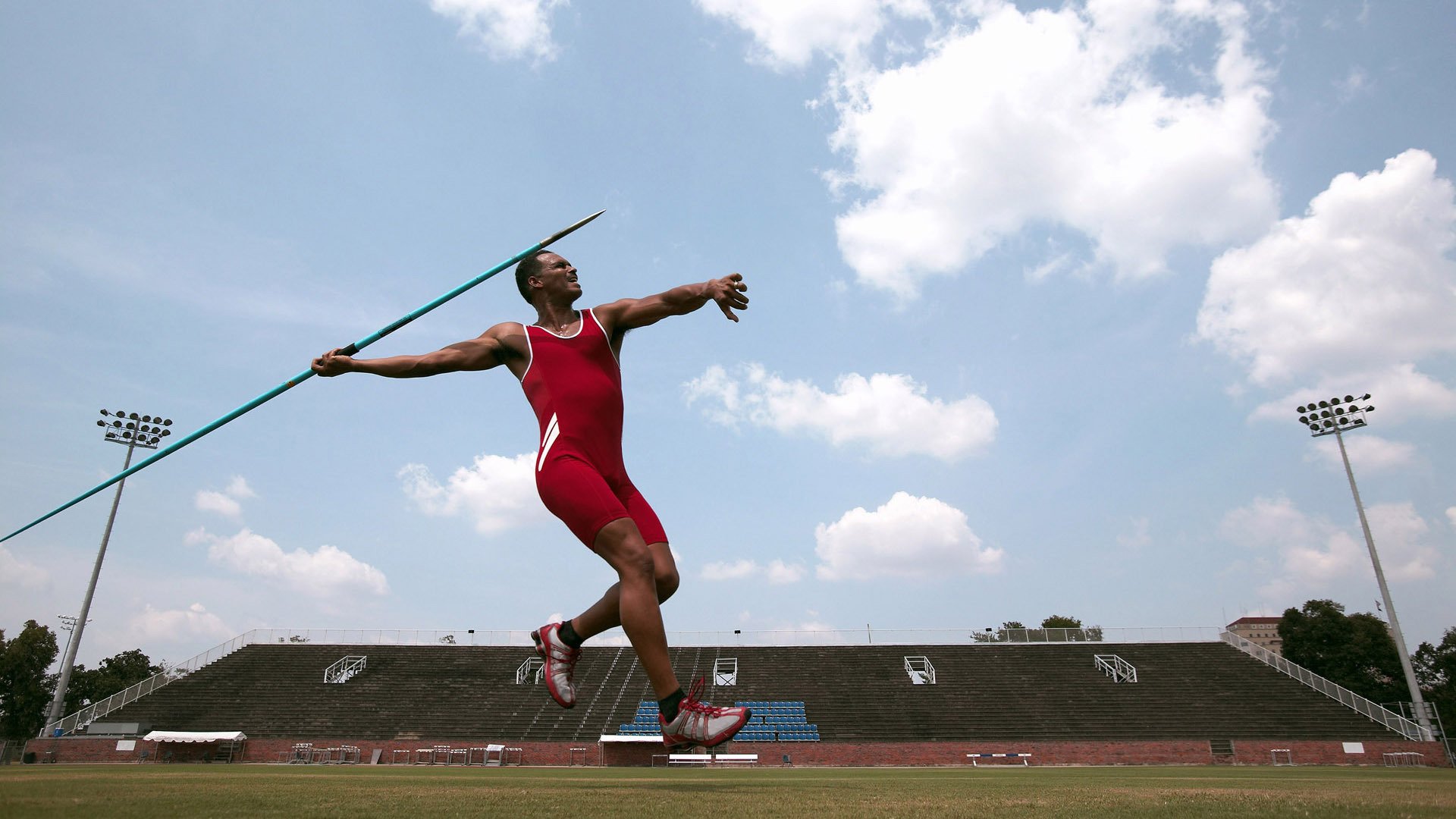 当热火遇上广厦,一场跨越次元的篮球对话