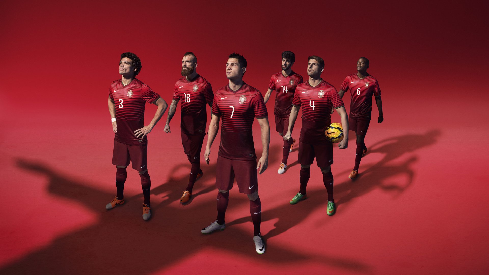 黄潜奇迹与球王时刻,当比利亚雷亚尔力克紫百合,梅西在另一战场宣告统治